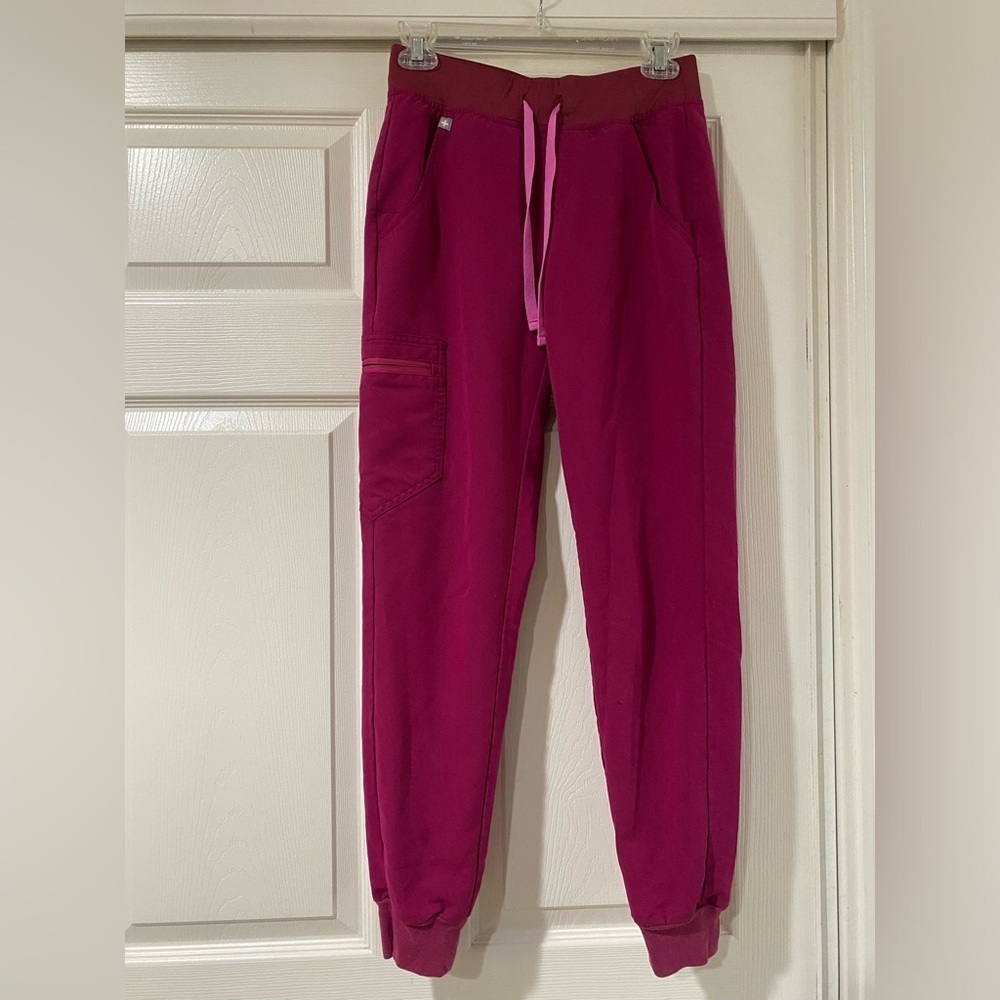 FIGS Zamora‎ 2.0 Jogger Scrub Pants Dark Magenta W18SW2005 PO 2191 Size XS